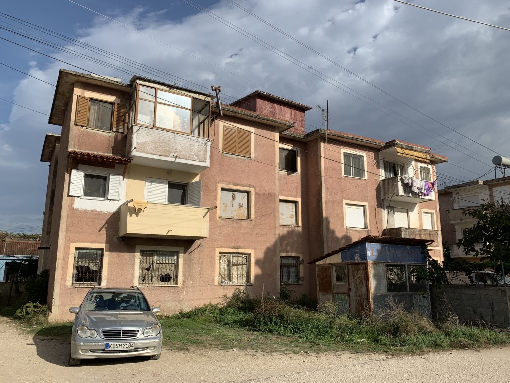 Bild 1 – Gemütliche Wohnung mit Potenzial in Çlirim, Saranda-Finiq