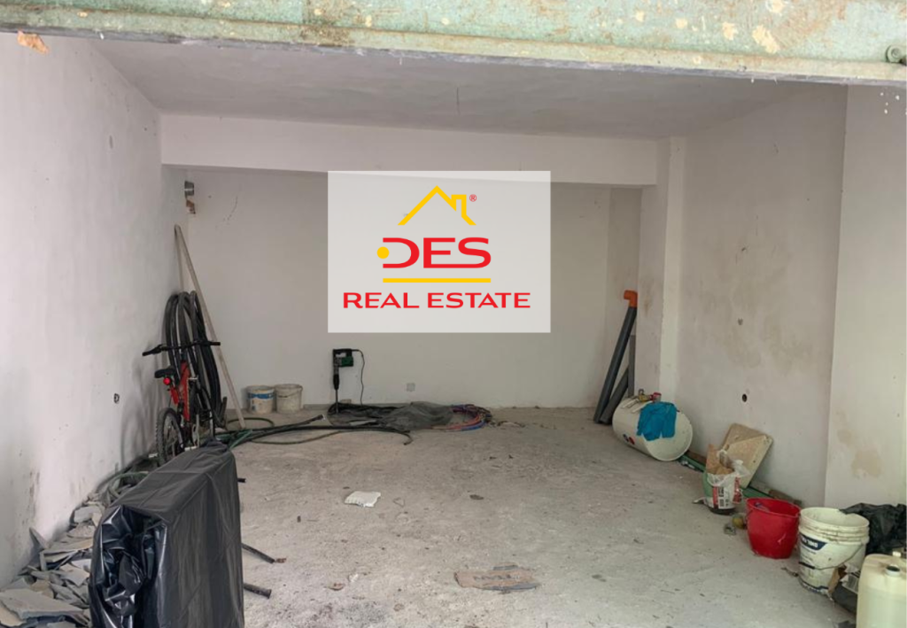 Bild 4 – ZUM VERKAUF: EIN 3-STÖCKIGES GEBÄUDE MIT GRUNDSTÜCK IN SARANDA