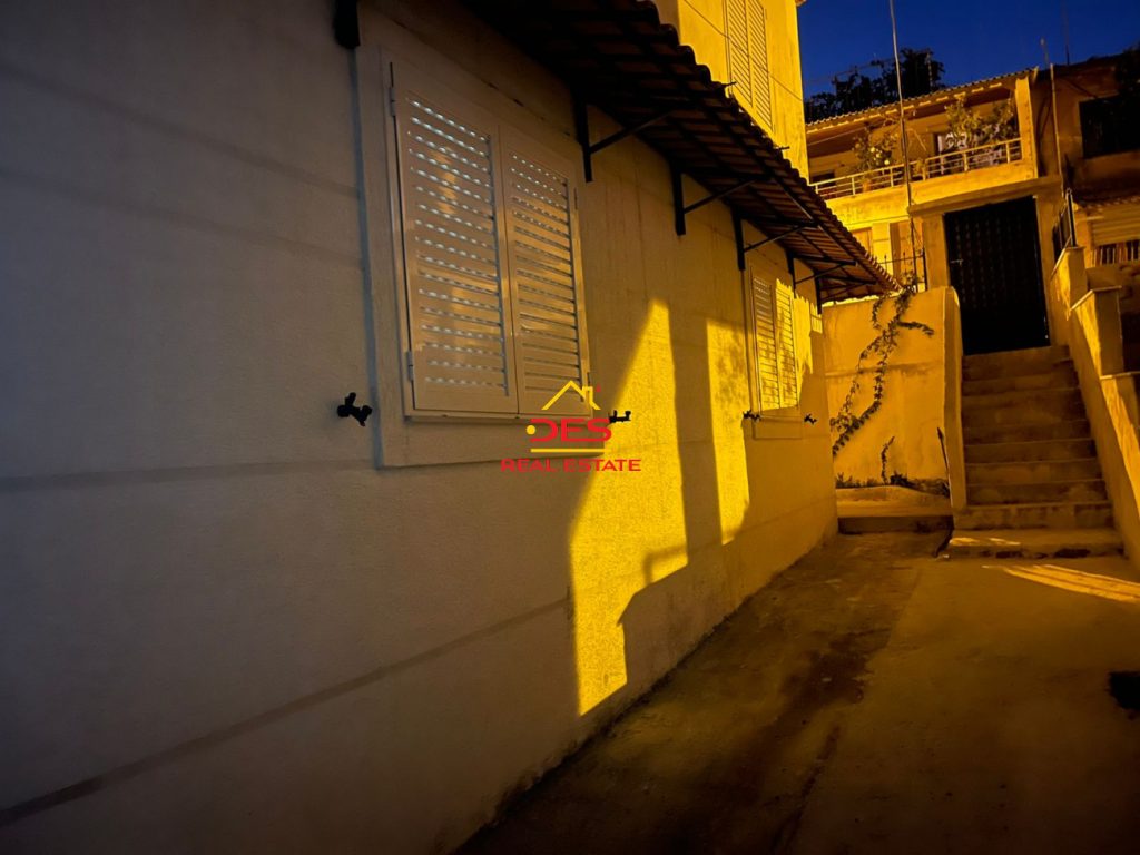 Bild 3 – Zum Verkauf: Haus mit 2 Schlafzimmern und einem zusätzlichen Raum im Freien