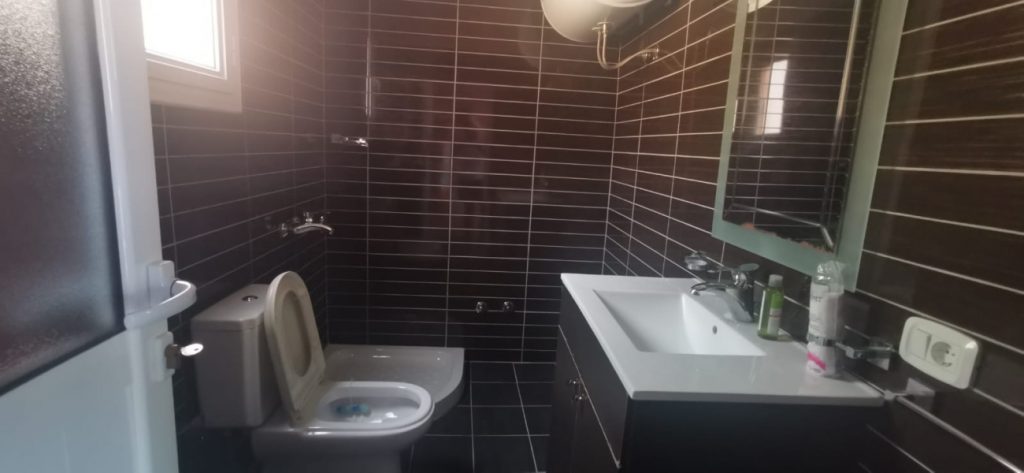 Bild 1 – Zum Verkauf steht eine Wohnung 2+1+2 mit Meerblick in Vlora
