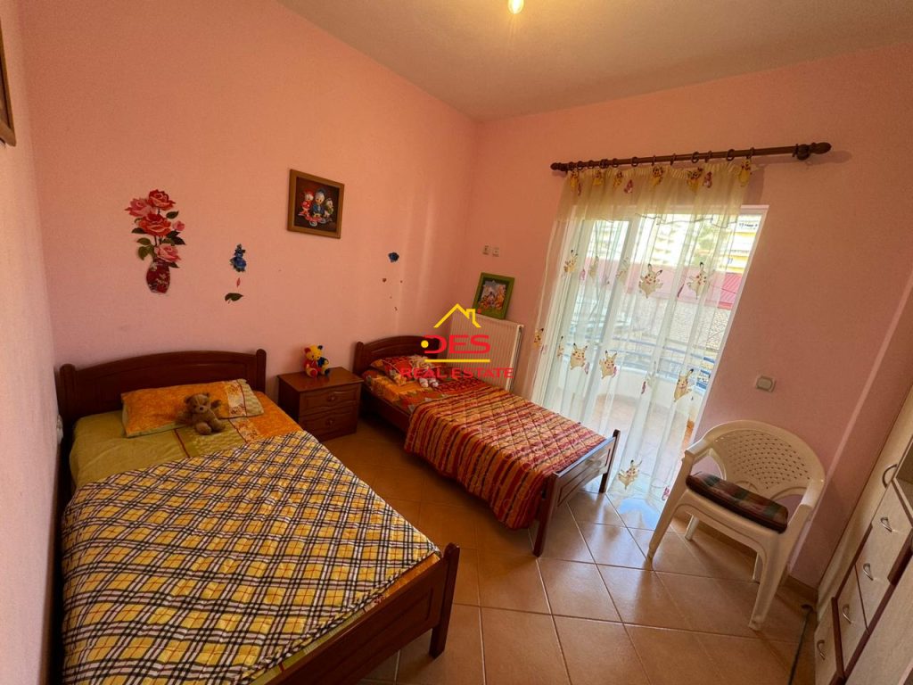 Bild 1 – Zum Verkauf steht eine Wohnung mit 3 Schlafzimmern, 1 Wohnzimmer und 2 Bädern in Saranda