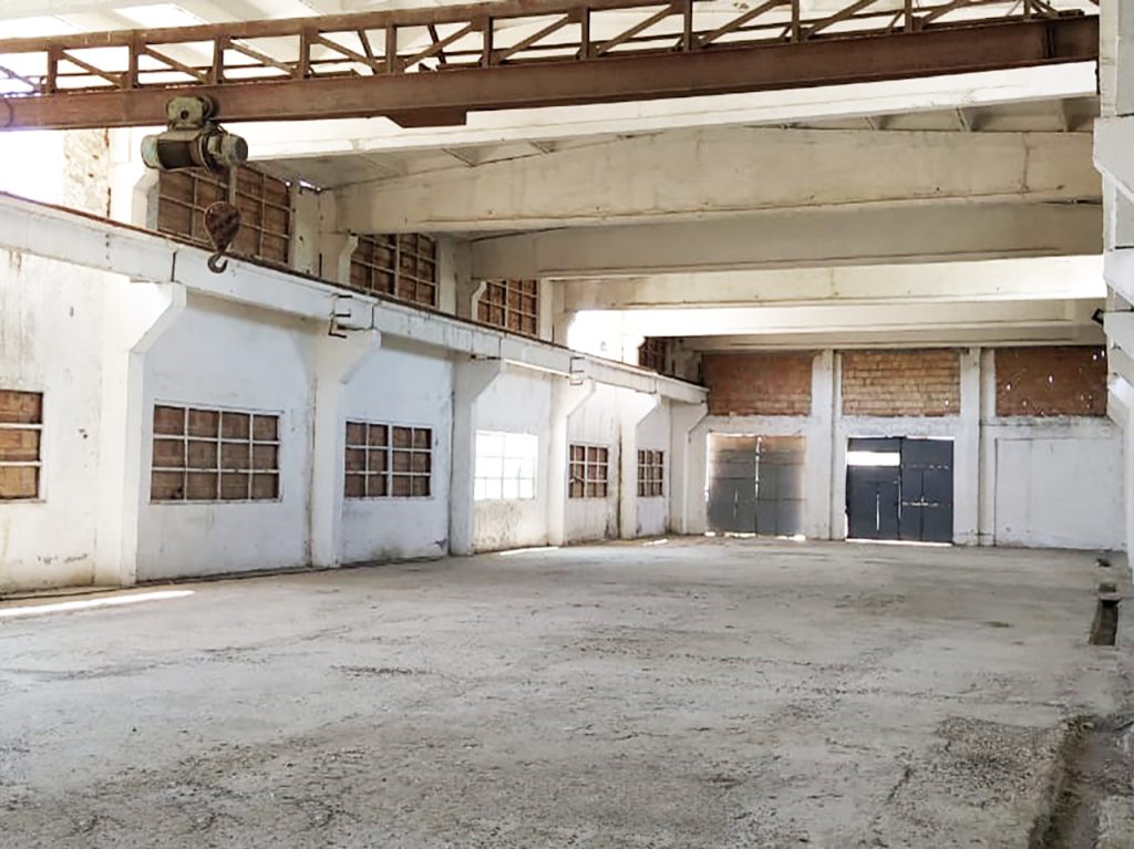 Bild 1 – Zu verkaufen: Gebäude + Grundstück am Stadteingang von Vlora
