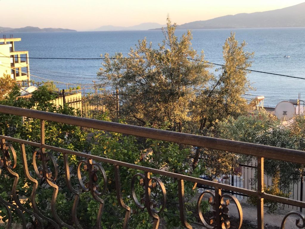 Bild 4 – Zum Verkauf steht eine zweistöckige Villa in Saranda