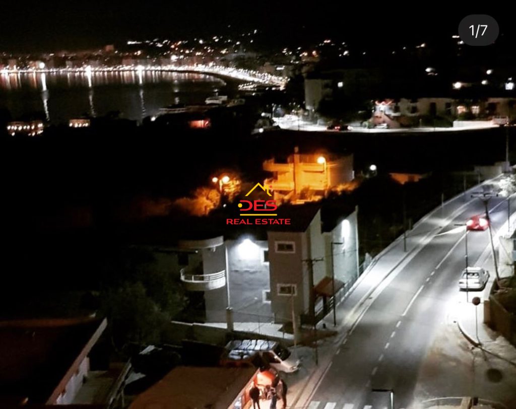 Bild 1 – Zum Verkauf steht eine 2+1 Wohnung über dem Restaurant Tiku&Mato in Vlora