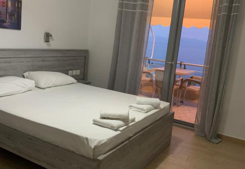Bild 9 – Hotel + Grundstück in Dorf Qeparo, Himarë