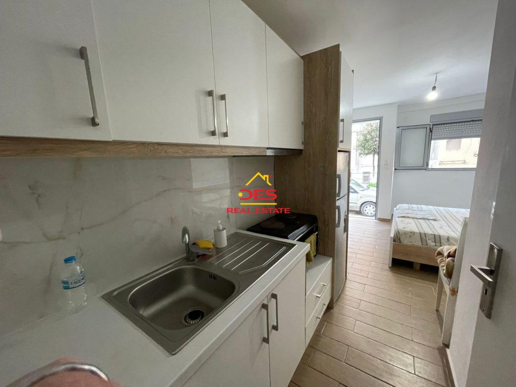 Bild 2 – Zum Verkauf stehen 7 Studios und ein Grundstück von 400 m2 in der Nähe des Zentrums von Saranda