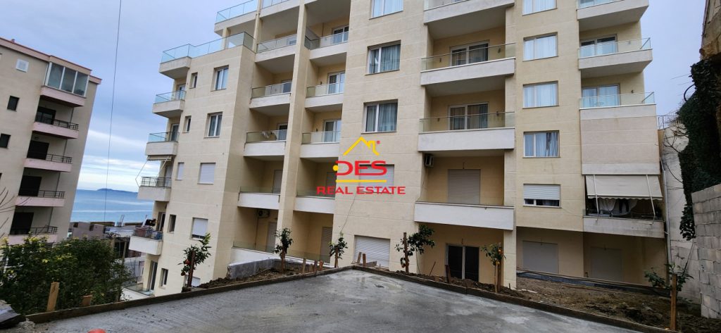 Bild 2 – Zum Verkauf steht eine 2+1 Zimmer Wohnung in der Nähe des Rrapi in Uji i Ftohtë, Vlora