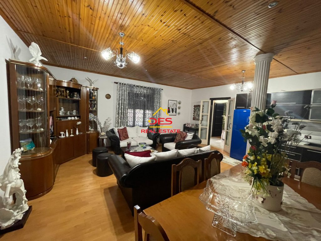 Bild 11 – Zum Verkauf: Privates zweistöckiges Haus in der Straße 1 Maj, Vlora