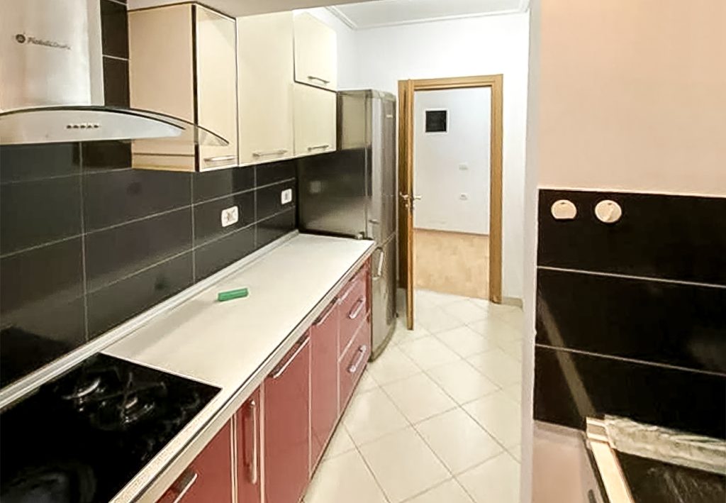 Bild 6 – Eine 1+1 Wohnung zusammen mit einem Laden und einem Keller in Çole, Vlora