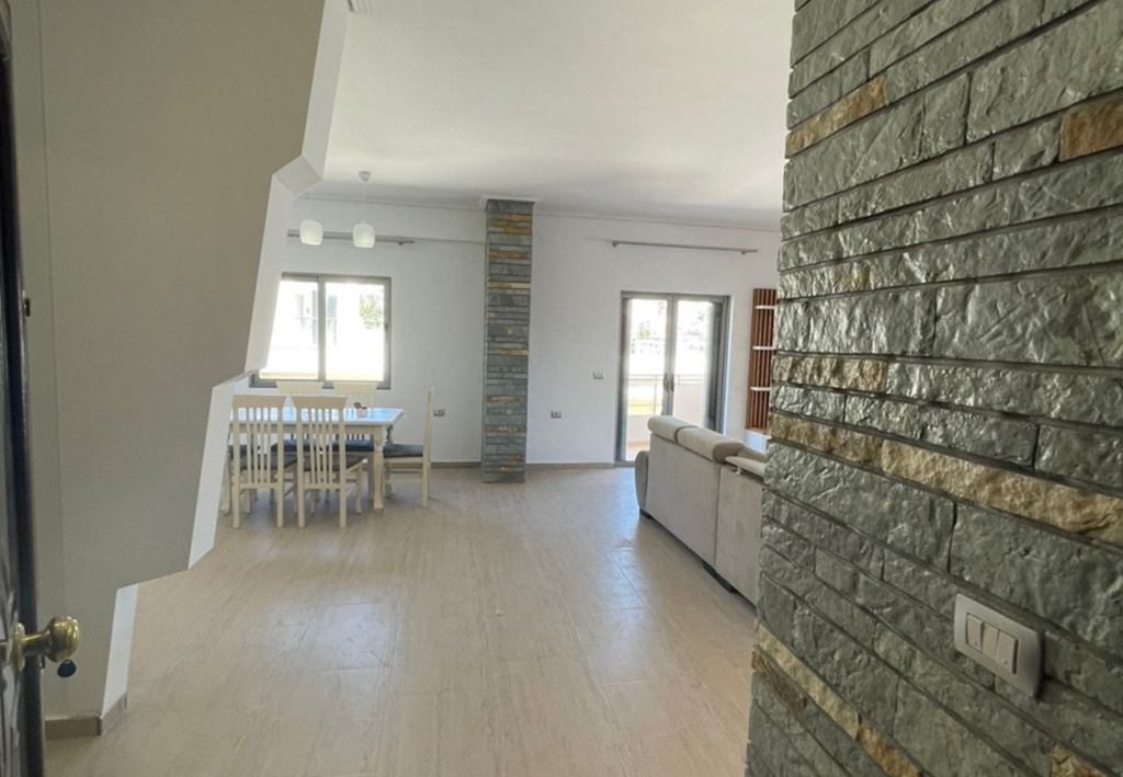Bild 3 – OKAZION! WIRD VERKAUFT: HAUS MIT GARAGE IN SARANDA