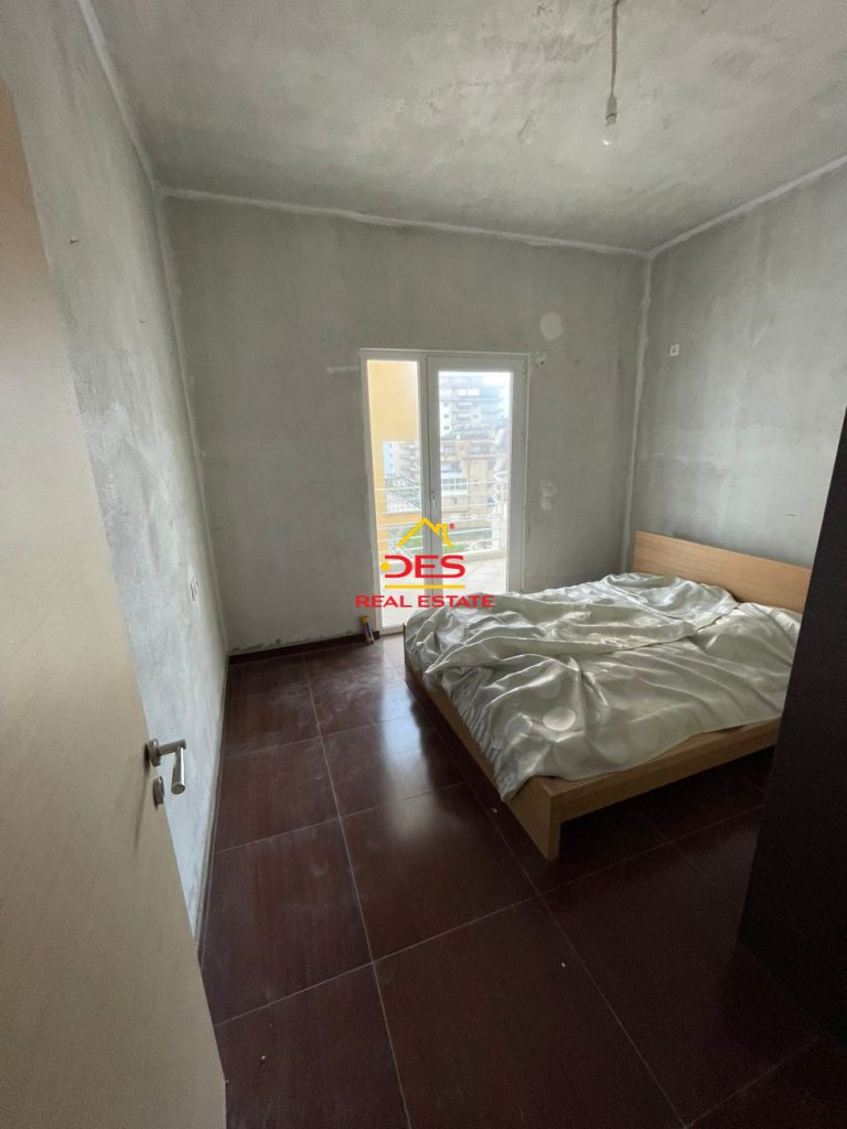 Bild 1 – Zum Verkauf steht eine Wohnung 2+1+2 in Saranda