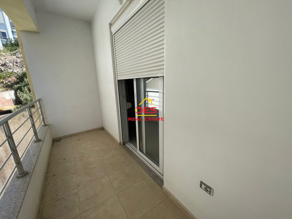 Bild 2 – Zum Verkauf steht eine Wohnung 2+1+2 in Saranda