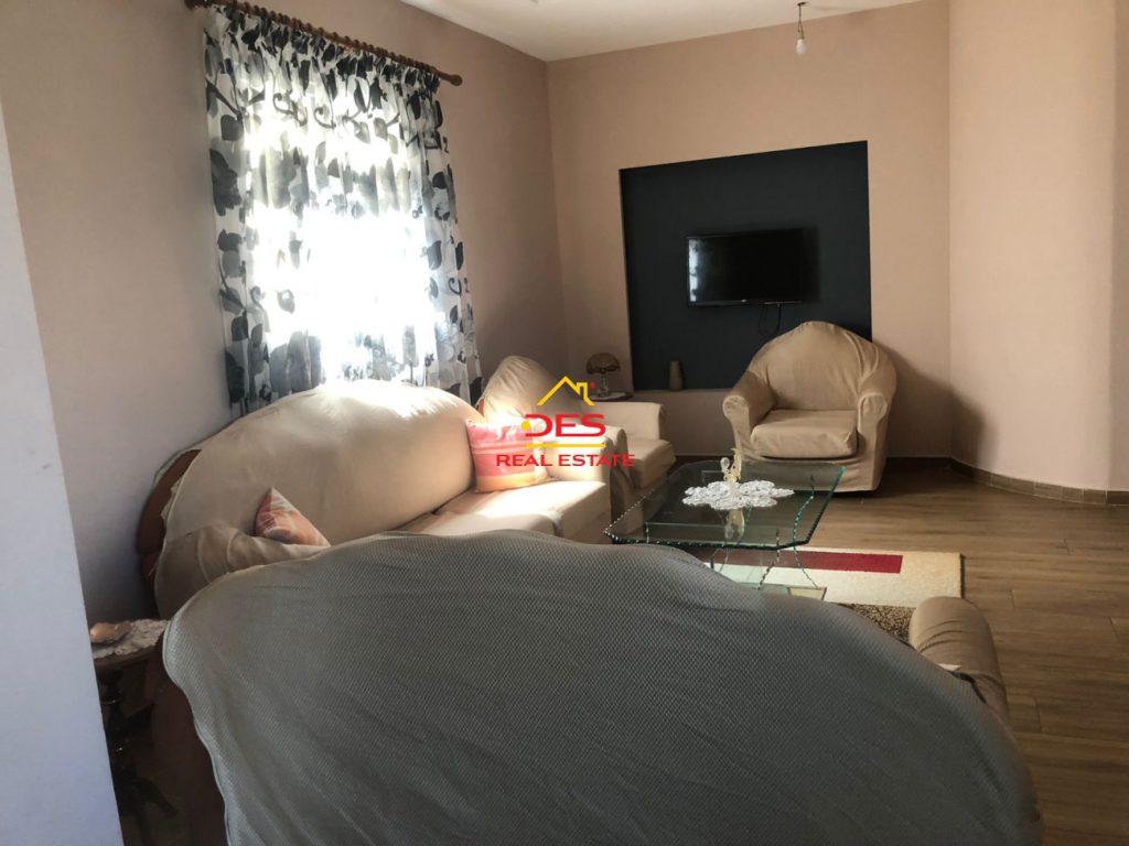 Bild 1 – Zum Verkauf: Haus mit 2 Etagen und einem Laden in der Nähe der ‚Shkolla Xhyheri‘, Vlora
