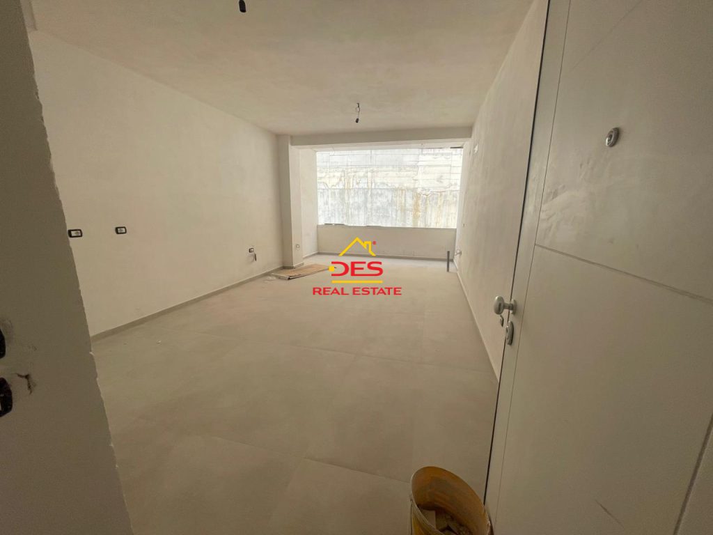 Bild 2 – Das Studio wird in Saranda verkauft