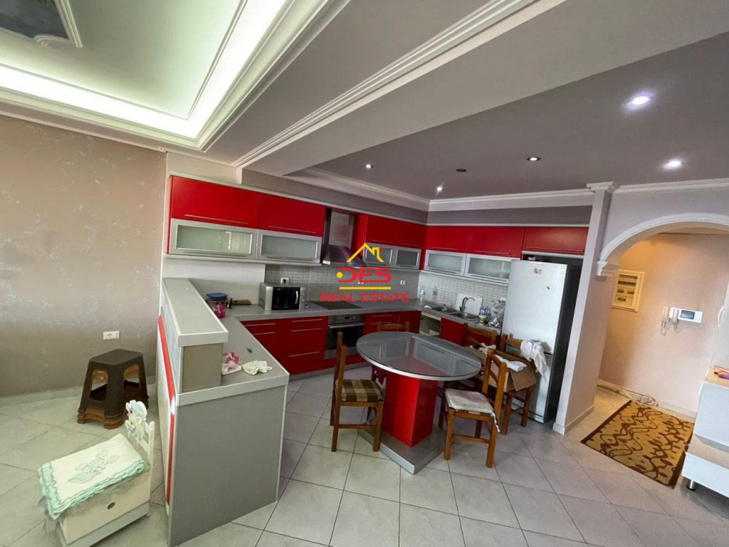 Bild 6 – Zum Verkauf steht eine Wohnung mit 3 Schlafzimmern, 1 Wohnzimmer, 2 Badezimmern und einer Garage in Saranda