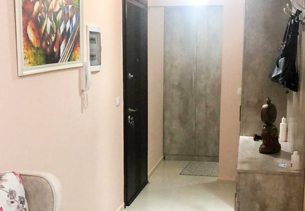 Bild 2 – Zum Verkauf: 1+1 Wohnung in Lefter Talo Straße, Saranda
