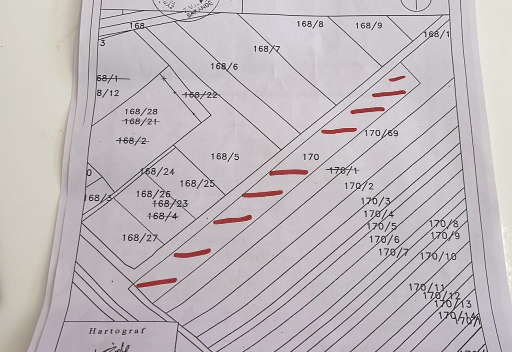 Bild 1 – Zum Verkauf steht ein Grundstück von 1740 m2 in Borsh