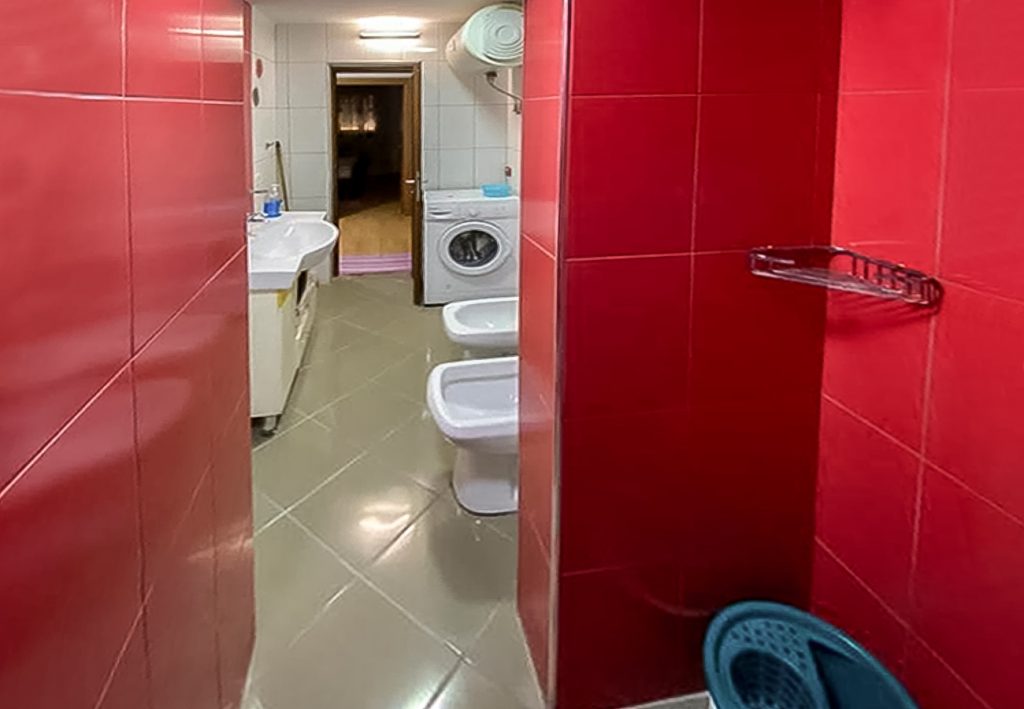 Bild 1 – Eine 1+1 Wohnung zusammen mit einem Laden und einem Keller in Çole, Vlora