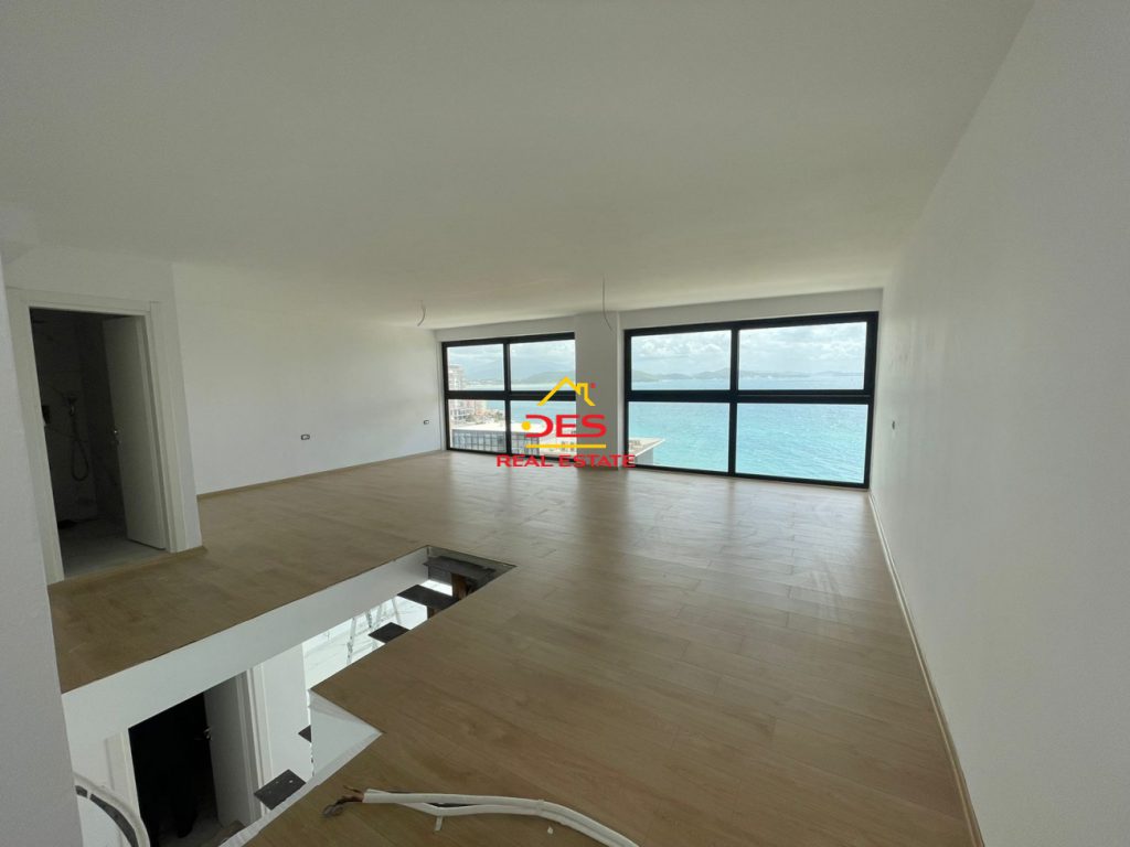 Bild 4 – Zum Verkauf steht ein luxuriöses Duplex-Apartment 2+1+2 mit Meerblick in Saranda