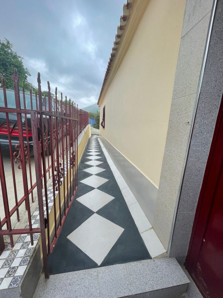 Bild 29 – ZU VERKAUFEN PRIVATES HAUS 3+2+1 IN KONISPOL + 3400 M2 OLIVENLAND (60 ANGEpflanzte OLIVENWURZELN)