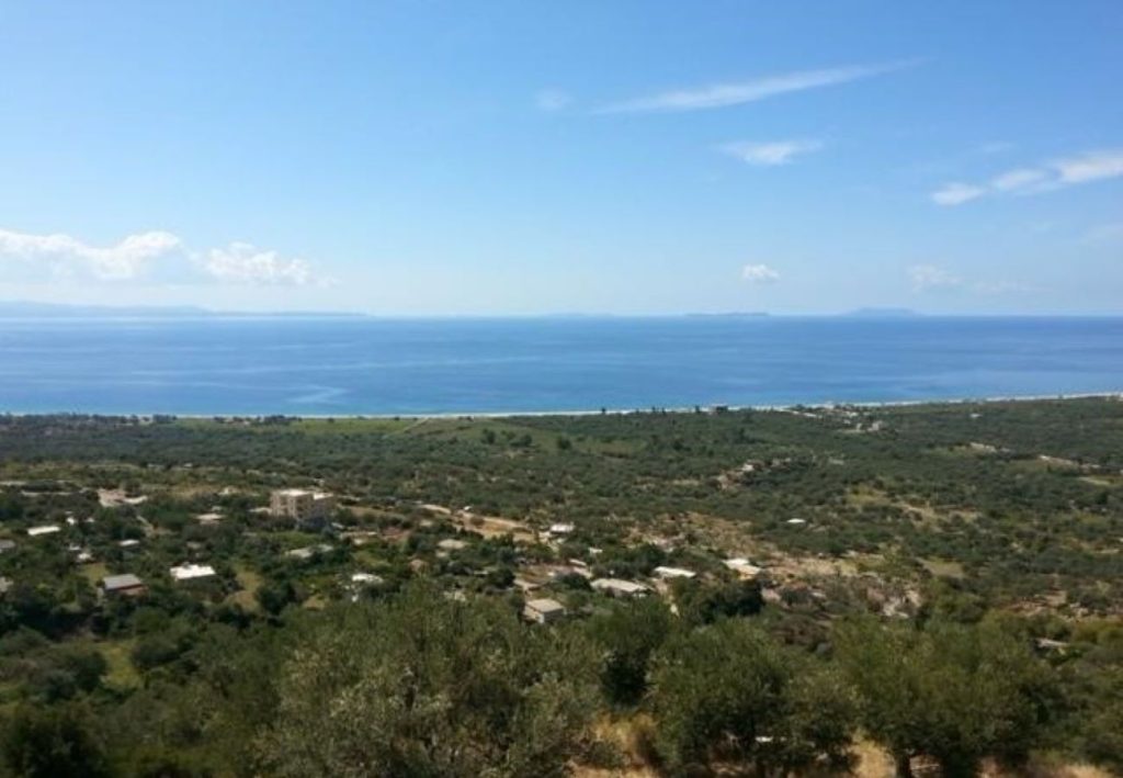 Bild 1 – Weideland zum Verkauf mit einer Fläche von 3834 m2 in Borsh, Saranda