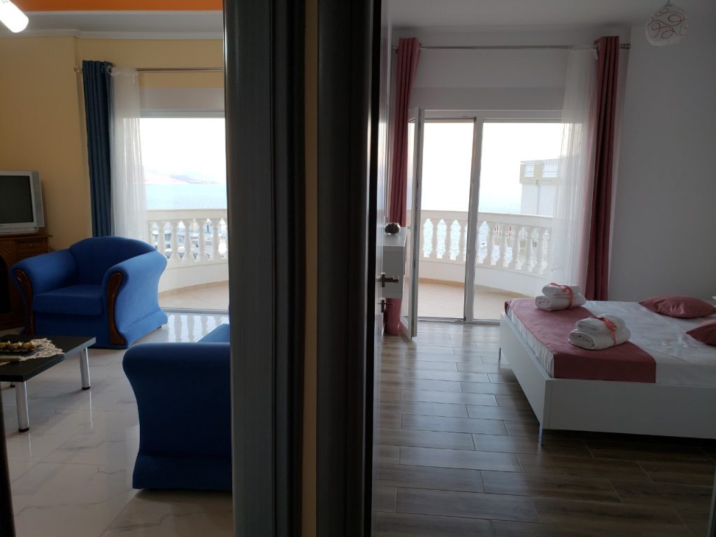 Bild 5 – Zum Verkauf steht eine 98 m² große Wohnung mit Meerblick in Saranda.
