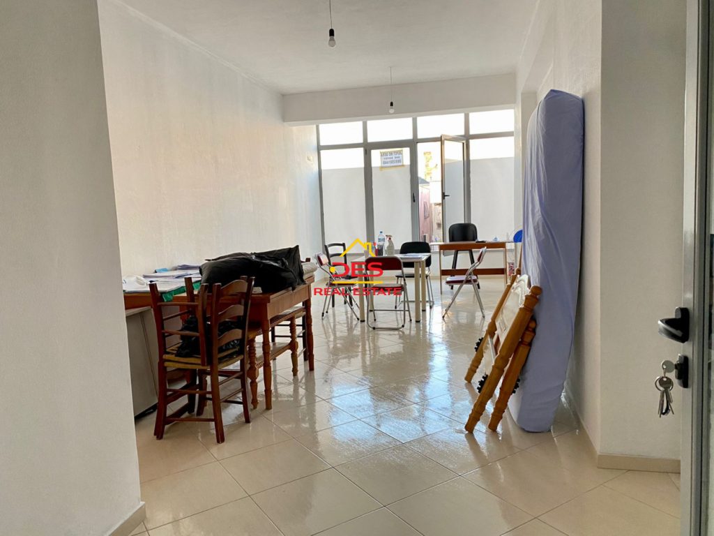 Bild 3 – GEWERBERAUM IN DER NÄHE DER HAUPTSTRASSE, VLORA