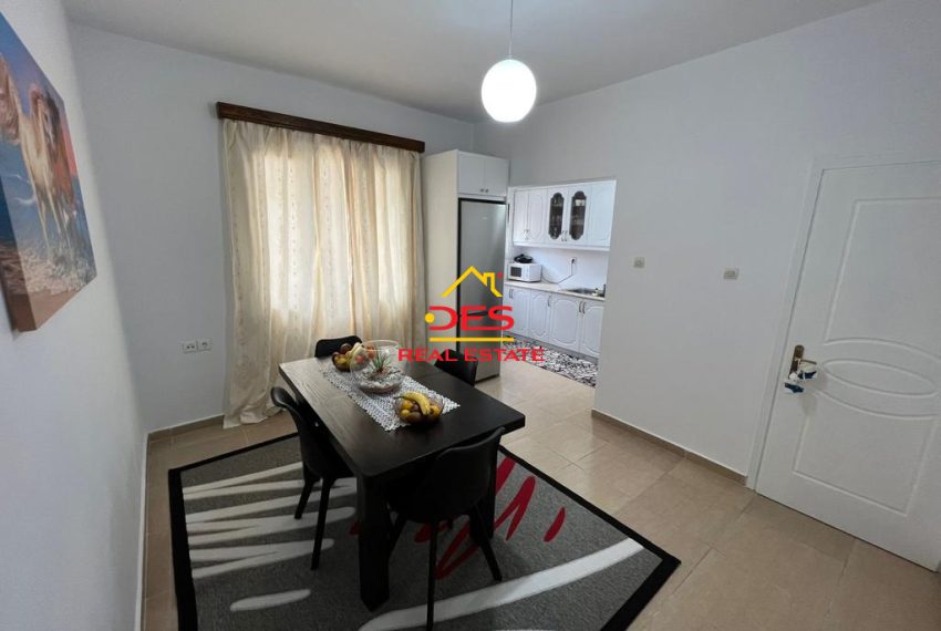 SHITET APARTAMENT 2+1+2 NË QËNDËR TË QYTETIT SARANDË