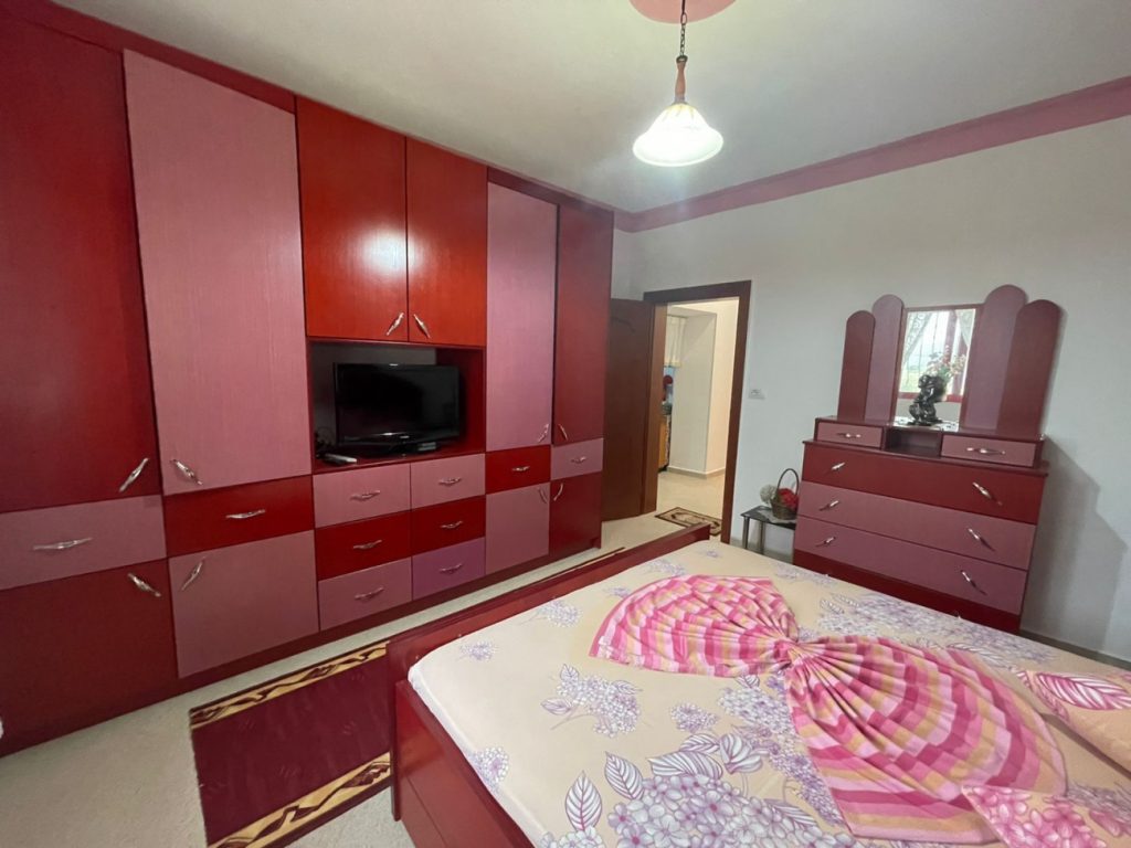 Bild 16 – ZU VERKAUFEN PRIVATES HAUS 3+2+1 IN KONISPOL + 3400 M2 OLIVENLAND (60 ANGEpflanzte OLIVENWURZELN)