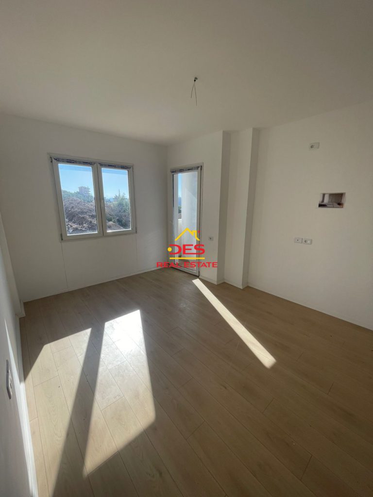 Bild 2 – ZUM VERKAUF – APARTMENT 2+1 IN SARANDË