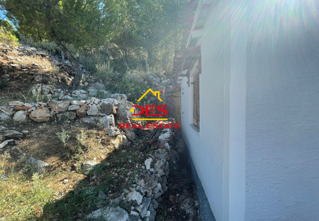 Bild 9 – Zum Verkauf steht ein privates Haus mit einem Grundstück von 500 m2 in Saranda.