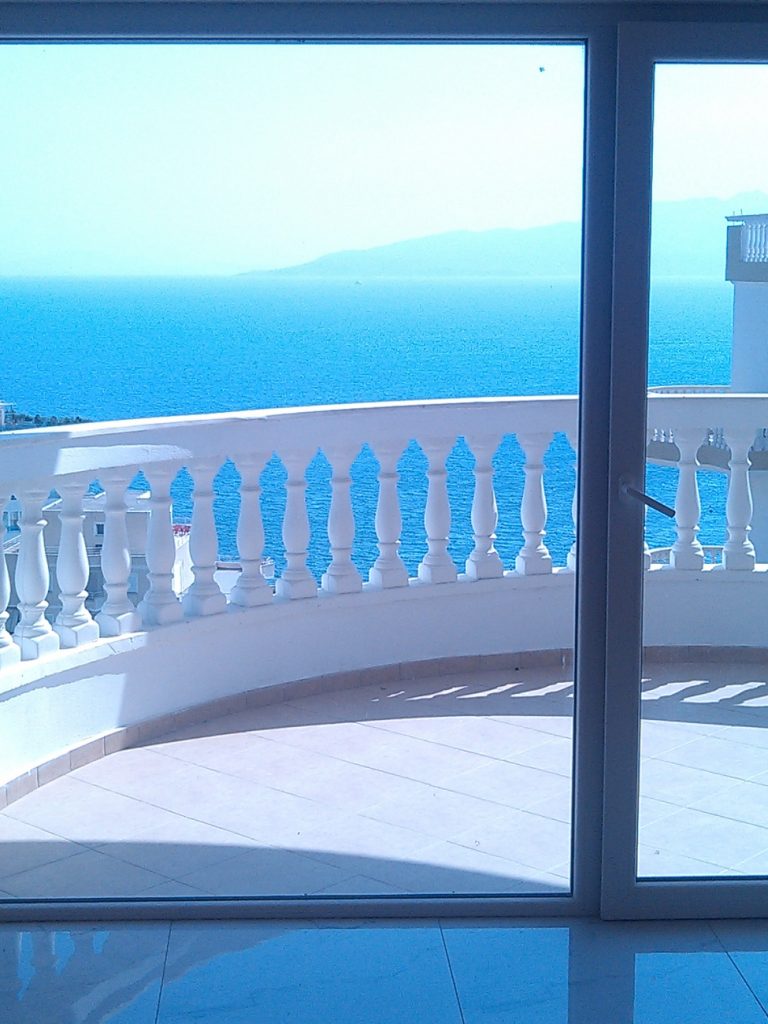 Bild 9 – Zum Verkauf steht eine 98 m² große Wohnung mit Meerblick in Saranda.