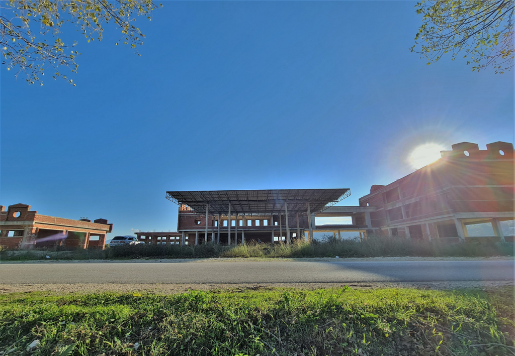 Bild 7 – Land und Gebäude werden in Sarandë verkauft