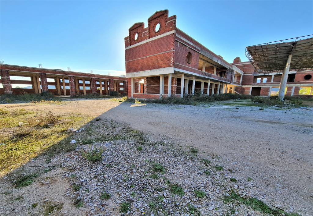 Bild 6 – Land und Gebäude werden in Sarandë verkauft