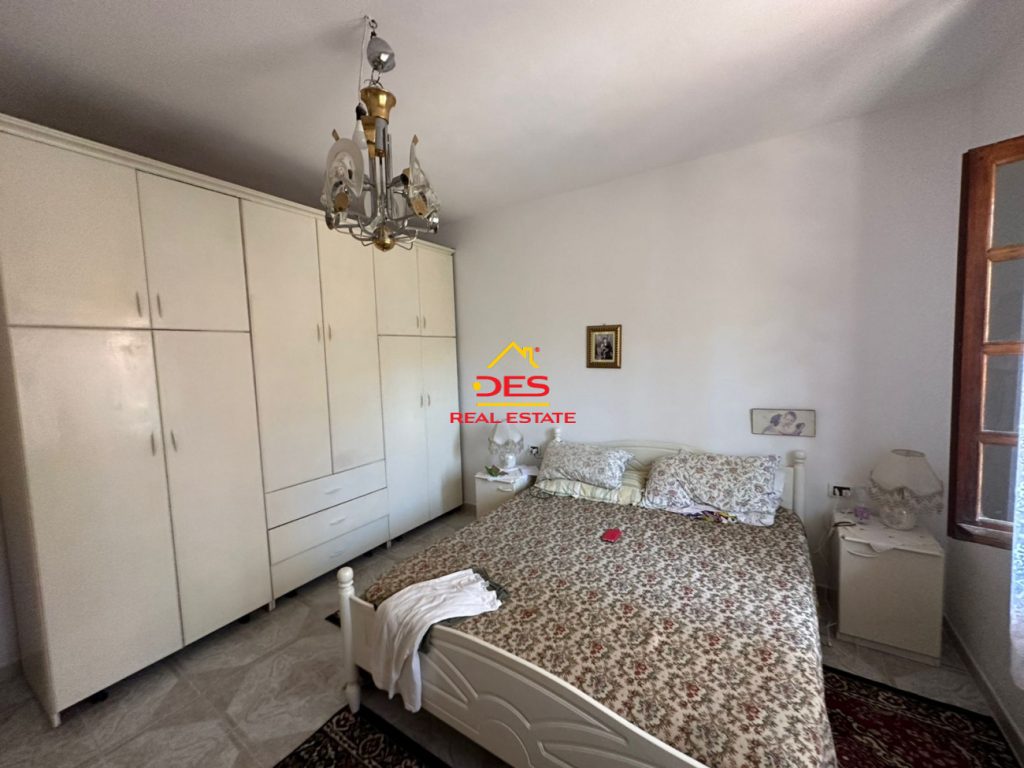 Bild 2 – Zum Verkauf: Privates zweistöckiges Haus in der Nähe des Polizeireviers, Vlora
