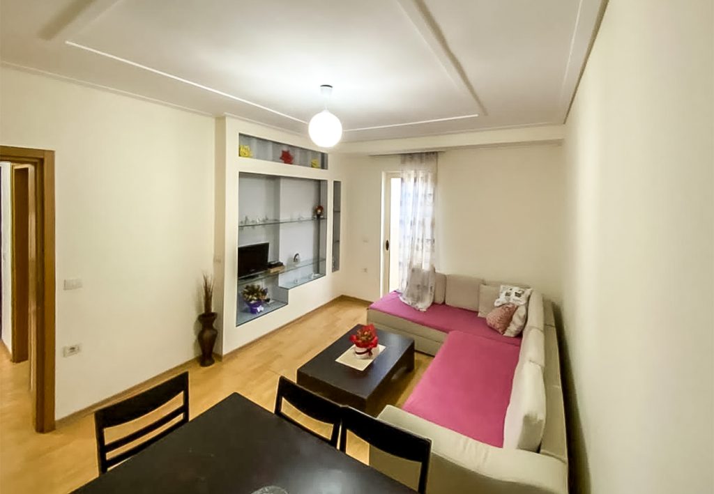 Bild 9 – Eine 1+1 Wohnung zusammen mit einem Laden und einem Keller in Çole, Vlora