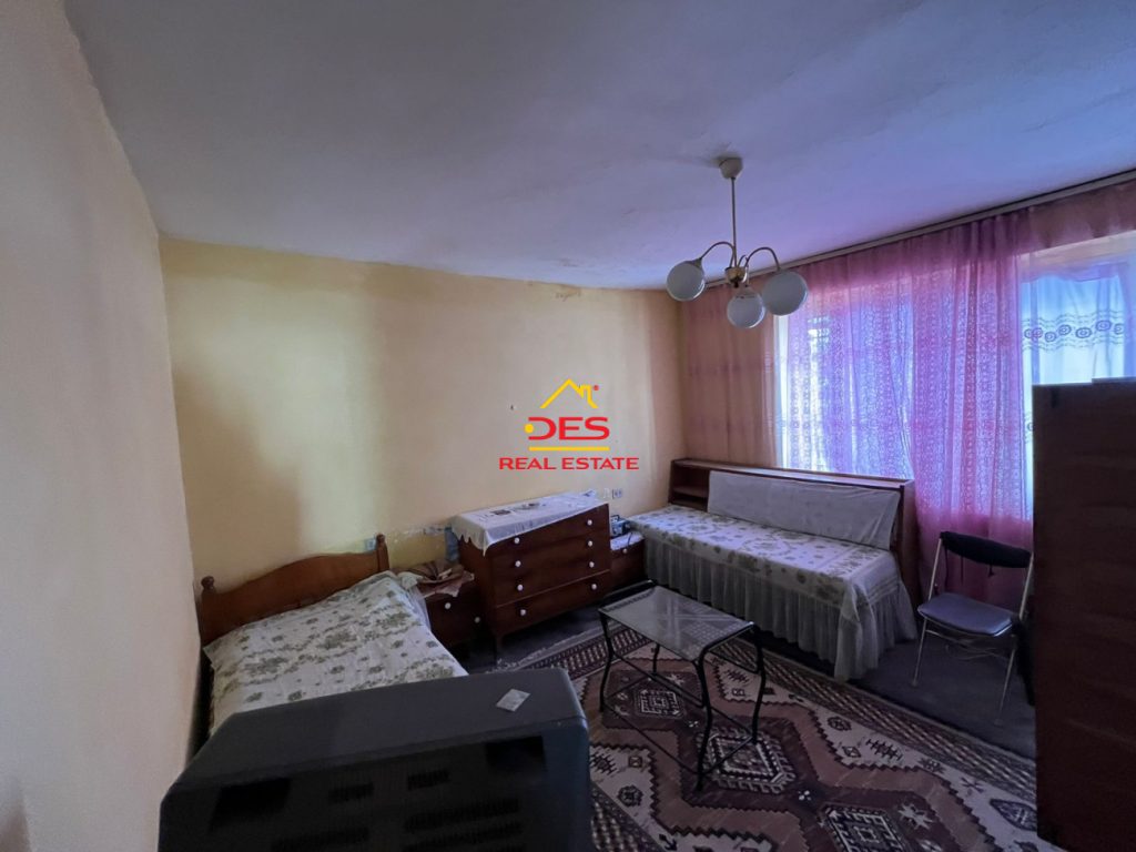 Bild 1 – Ein privates Haus in der Nähe der Moschee wird in Vlora verkauft