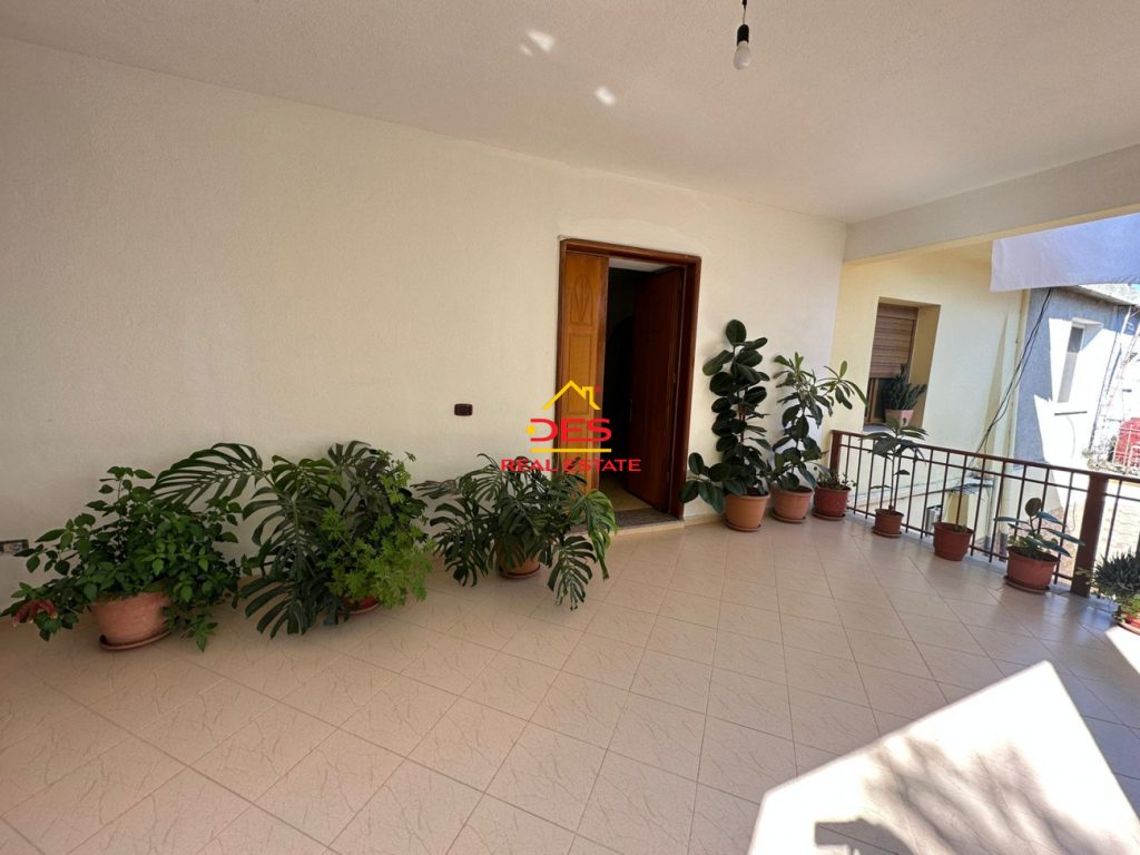 Bild 3 – Zum Verkauf: Zweistöckiges Haus in der Nachbarschaft Hajro Çakërri, Vlora