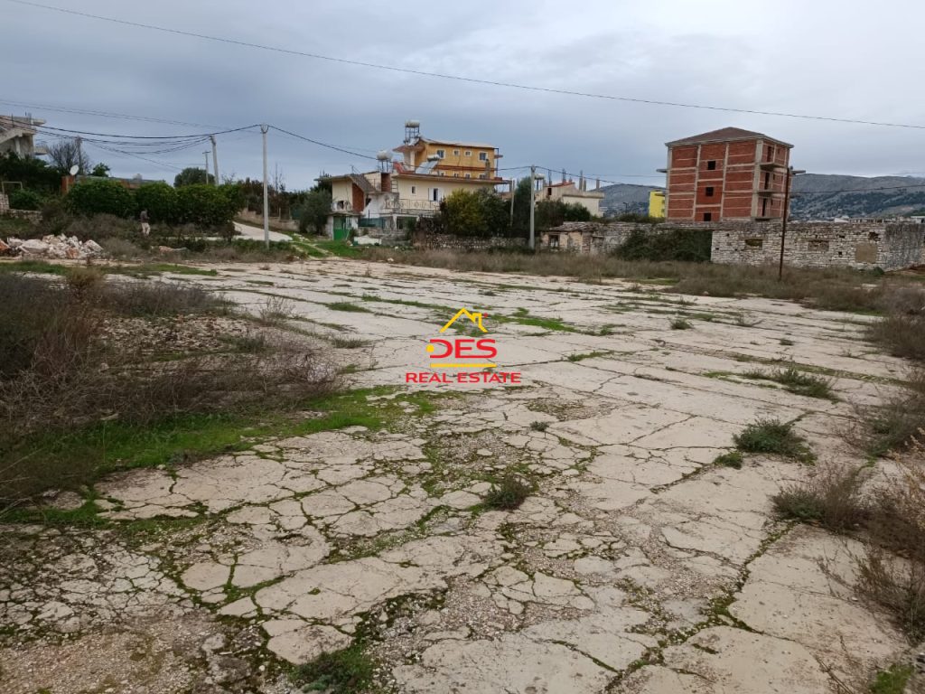 Bild 3 – Das Grundstück mit einer Fläche von 1435 m² in Berdenesh, Saranda, steht zum Verkauf