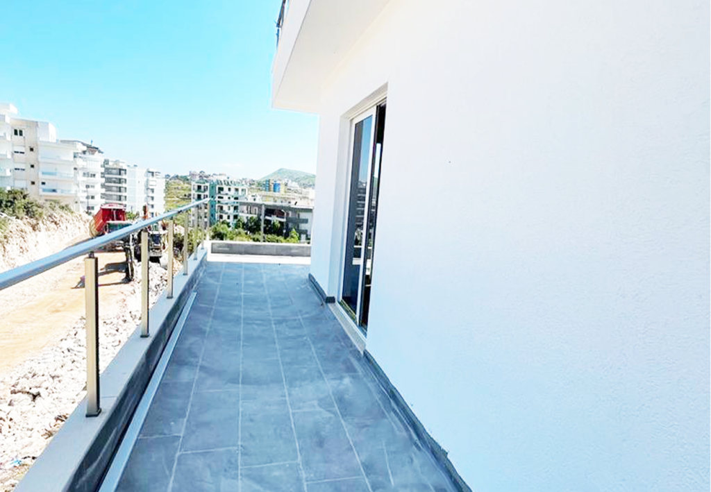 Bild 1 – Zum Verkauf steht eine 1+1 Wohnung am Meer in Saranda