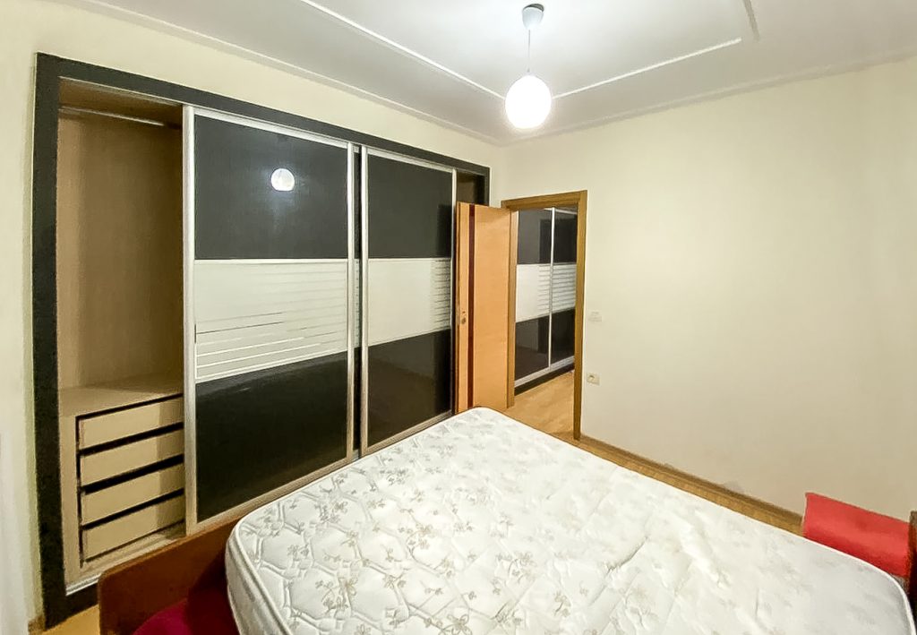 Bild 4 – Eine 1+1 Wohnung zusammen mit einem Laden und einem Keller in Çole, Vlora