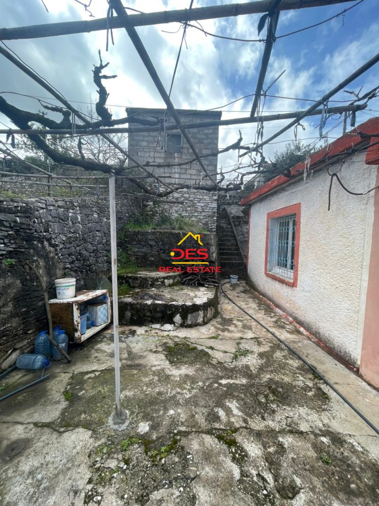 Bild 14 – Zum Verkauf steht ein privates Haus mit Garage in Gjashtë, Saranda.