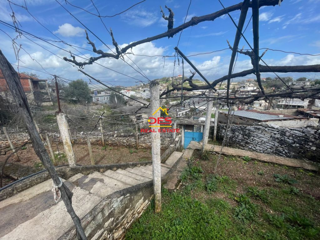 Bild 15 – Zum Verkauf steht ein privates Haus mit Garage in Gjashtë, Saranda.