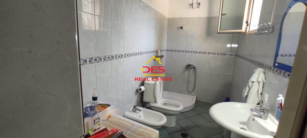 Bild 2 – ZU VERKAUFEN PRIVATES HAUS 3+1 IN OLD BEACH, VLORA
