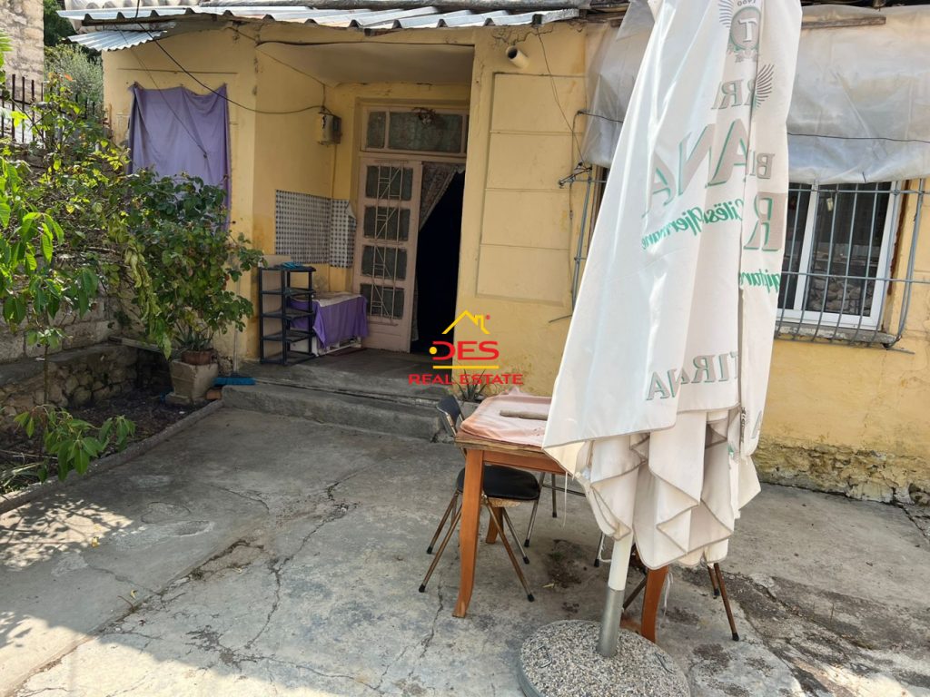 Bild 2 – Ein privates Haus in der Nähe der Moschee wird in Vlora verkauft