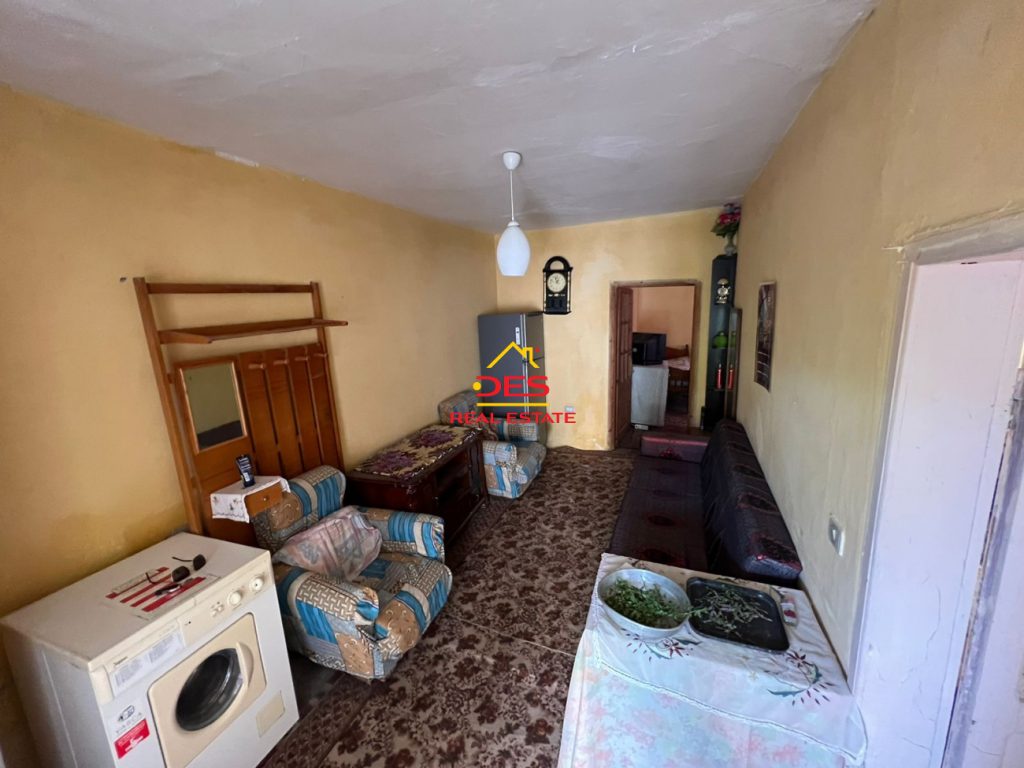 Bild 3 – Ein privates Haus in der Nähe der Moschee wird in Vlora verkauft