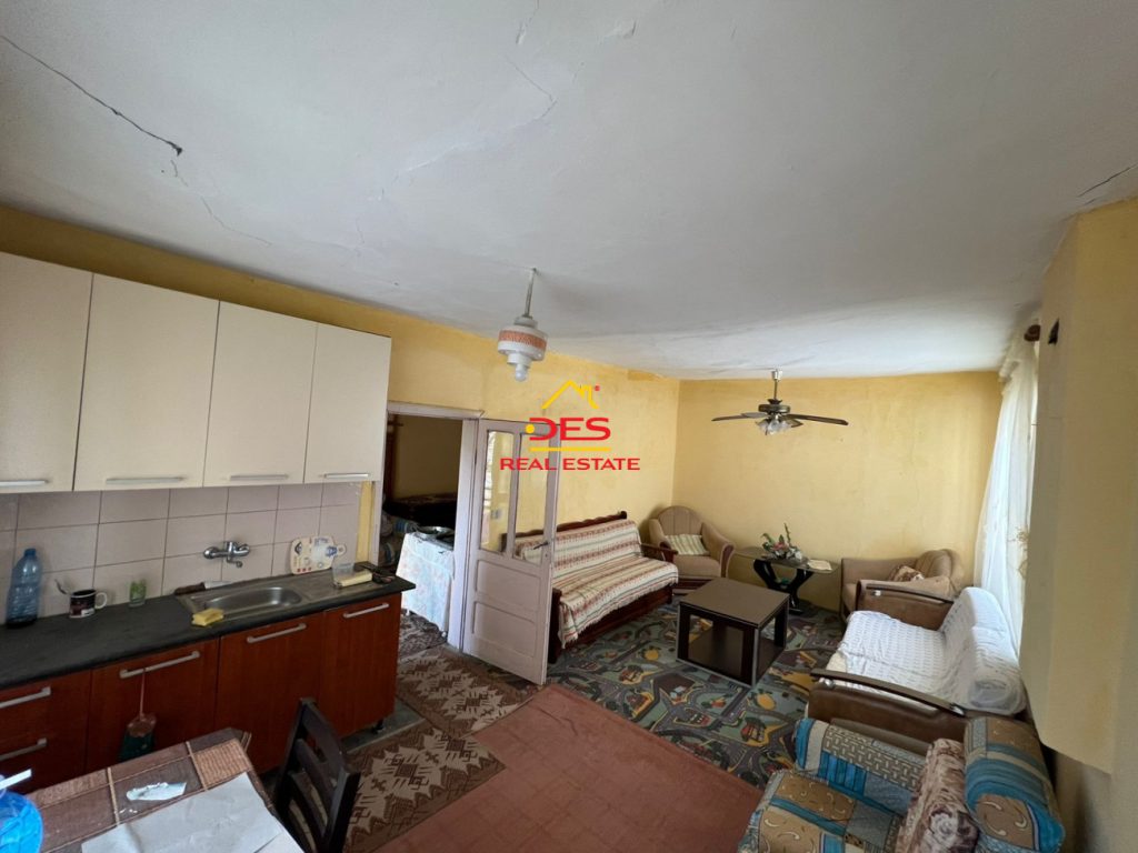 Bild 4 – Ein privates Haus in der Nähe der Moschee wird in Vlora verkauft