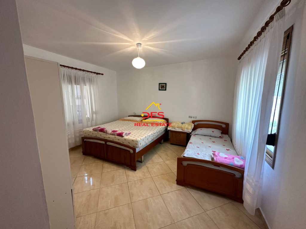 Bild 3 – Zweistöckiges Haus in der Nachbarschaft Hajro Çakërri, Vlora zu verkaufen