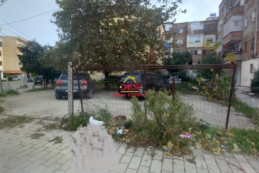 shitet-toke-truall-prane-kishes-ortodokse-vlore