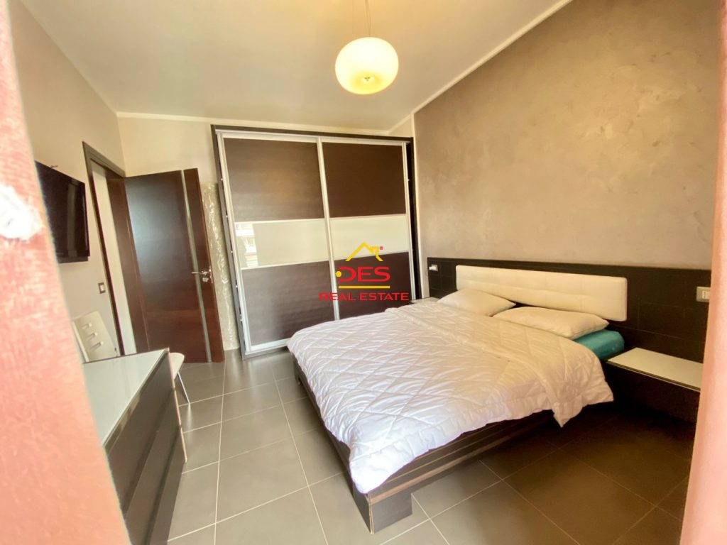 Bild 1 – Zum Verkauf steht eine 2+1 Wohnung am Lungomare, Vlora (Zweite Reihe).